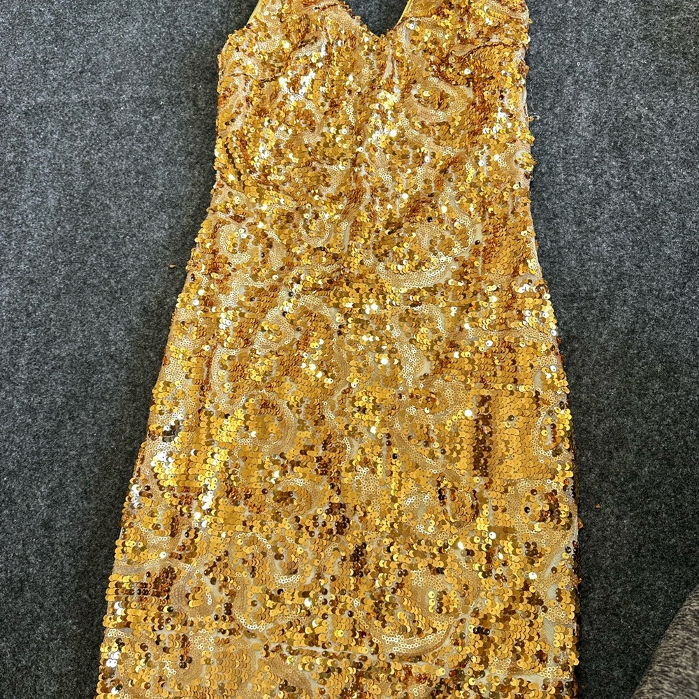 Bebe Gold Sheath Cocktail Dress Sweetheart Neckline
